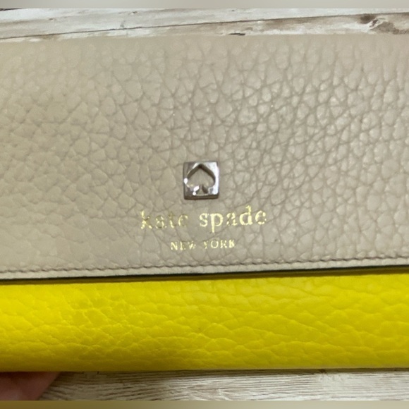 Kate Spade Wallet Womens Beige/Yellow Sandra Southport Avenue Leather Trifold - Picture 3 of 15
